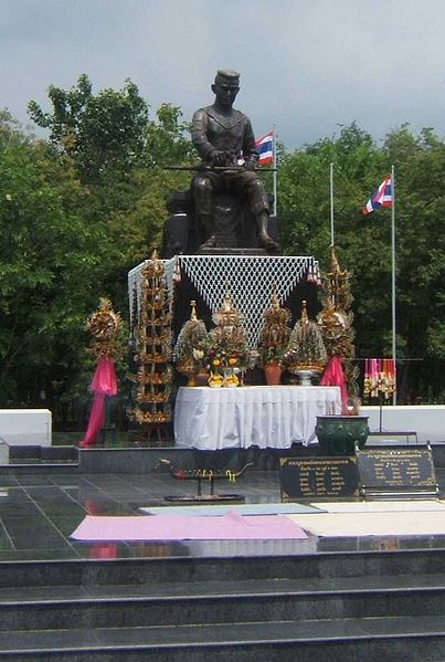 Name:  403px-Naresuan_Denkmal.jpg
Hits: 834
Größe:  55,8 KB
