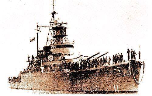 Name:  Kriegsschiff 1941 bei Ko Chang-1.jpg
Hits: 190
Größe:  32,5 KB