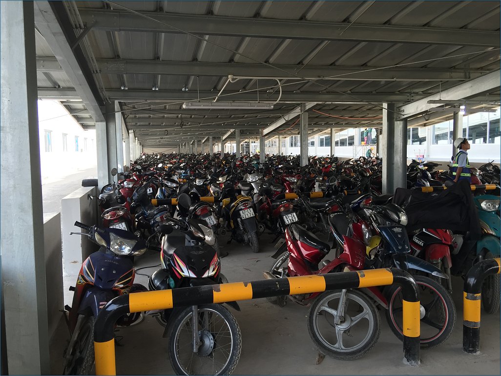 Klicke auf die Grafik für eine größere Ansicht 

Name:	Saigon_Mopeds3.jpg 
Hits:	439 
Größe:	158,3 KB 
ID:	7462