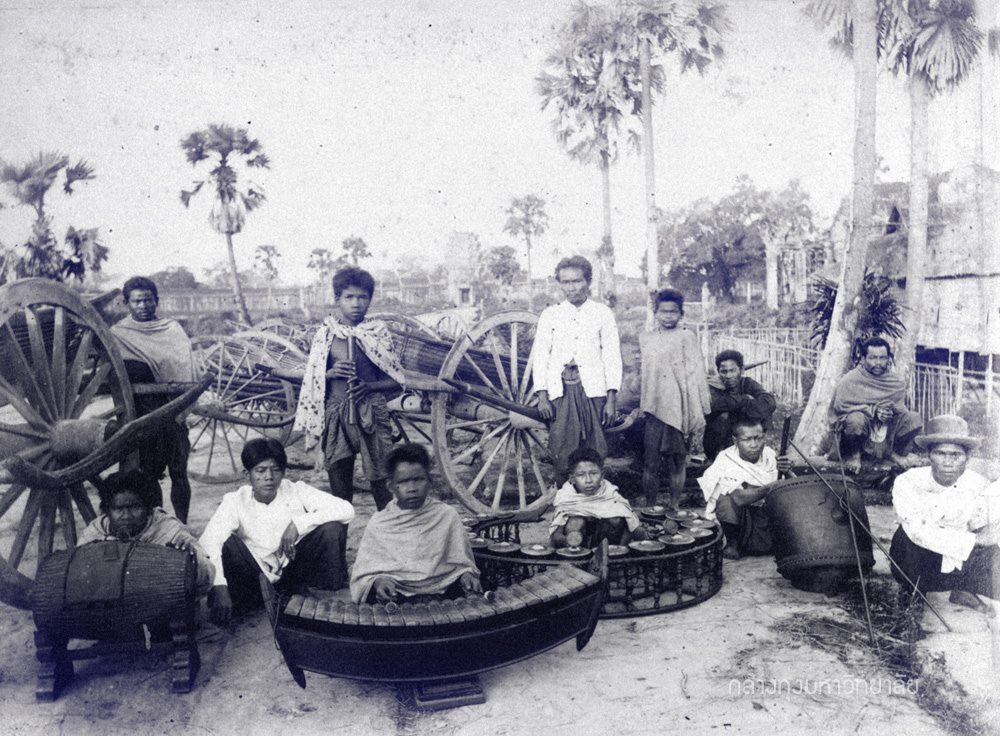 Name:  Kambodscha Band.jpg
Hits: 745
Größe:  168,3 KB
