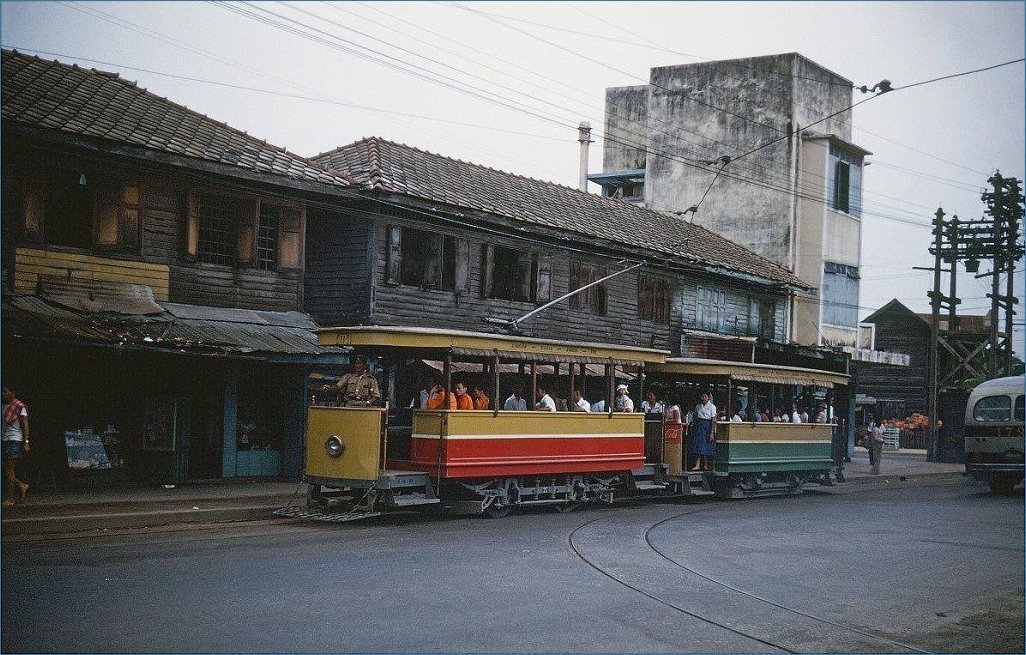 Klicke auf die Grafik für eine größere Ansicht 

Name:	Strassenbahn in Bankok-1961.jpg 
Hits:	118 
Größe:	162,3 KB 
ID:	8212